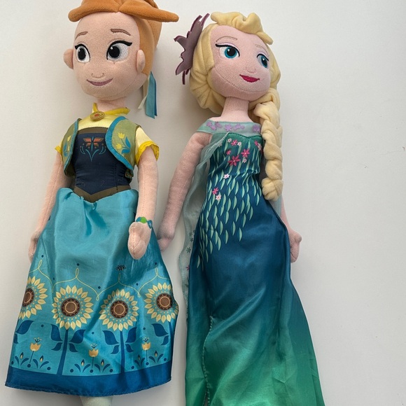 Disney Frozen Anna and Elsa Plush Dolls in Blue and Green Dresses - Picture 1 of 9